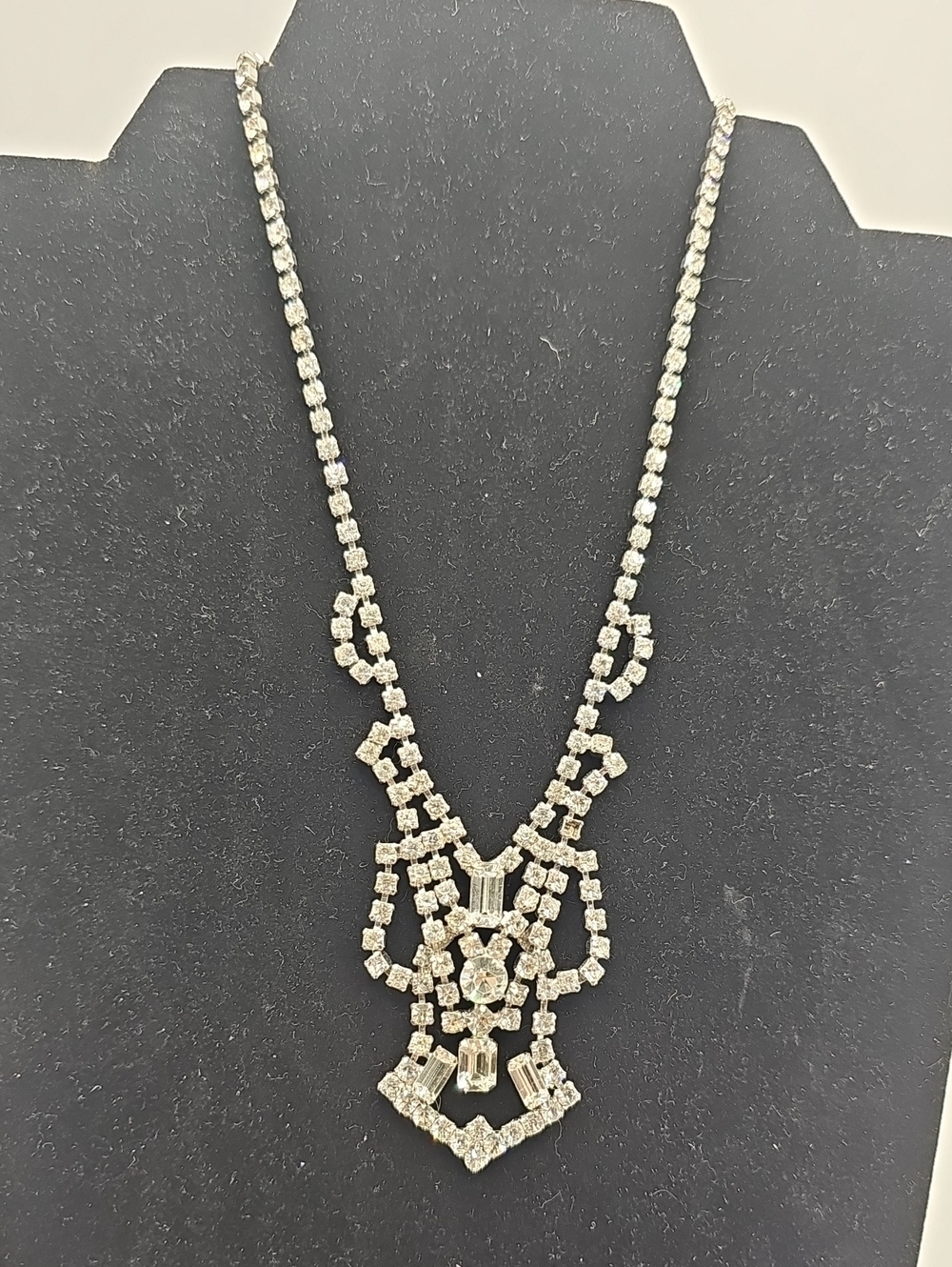Vintag Mid-centery Elegant Prong Set Reinstones Drop Necklace - Silver Tone